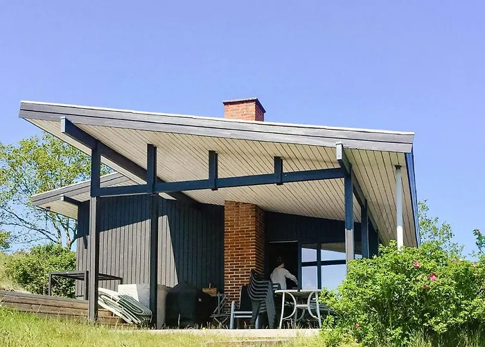 Feriehus 70s Oasis Near Water In Mols Bjerge *